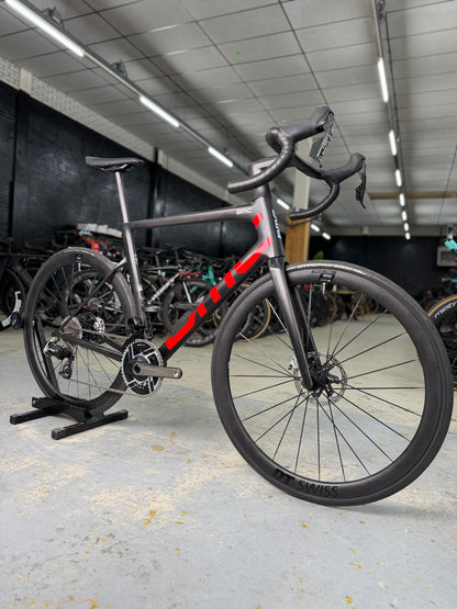 NIEUW BMC Teammachine SLR 01 ONE Red eTap Carbon Racefiets
