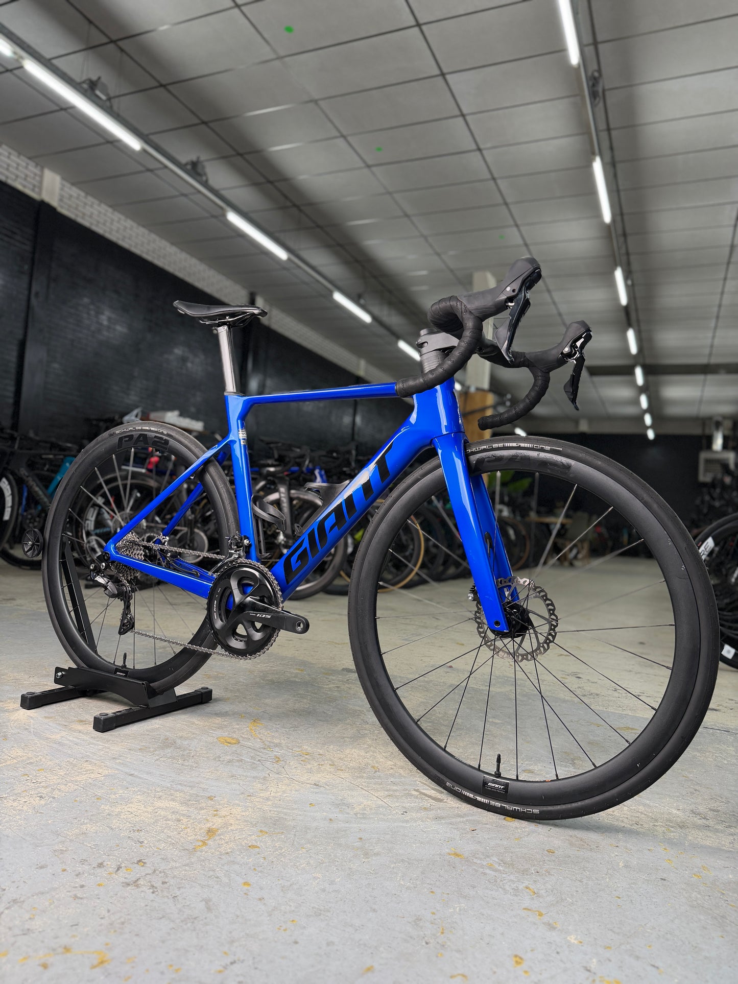 Giant Propel Advanced 2 Carbon Road Bike