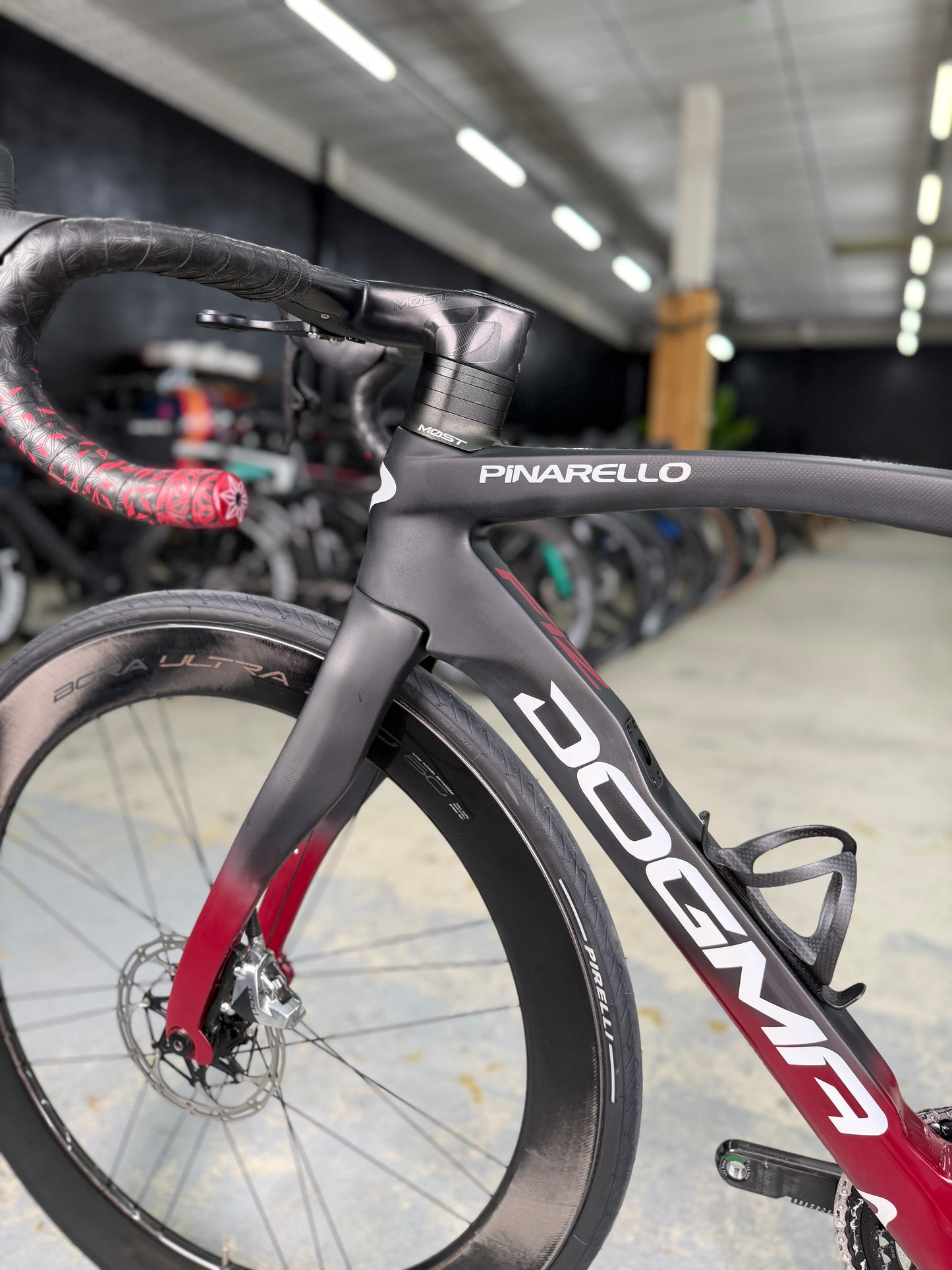 Pinarello Dogma F12 INEOS Team eTap Carbon Racefiets