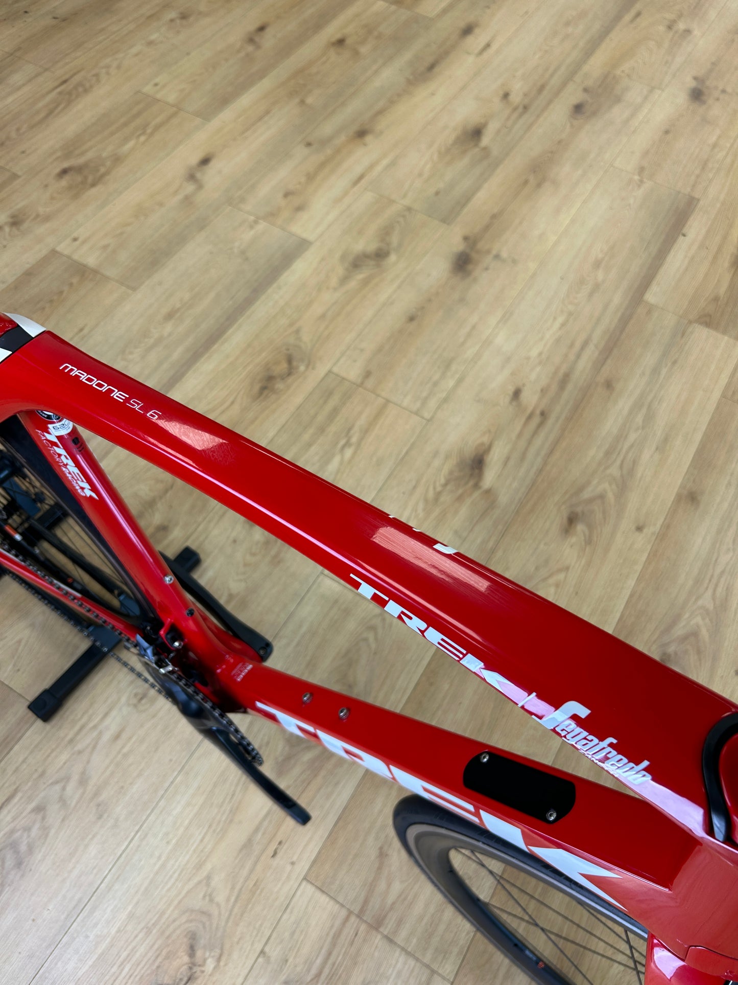 Trek Madone SL6 Segafredo Carbon Racefiets