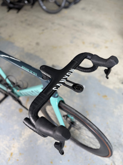Canyon Aeroad CF SLX AXS Carbon Racefiets