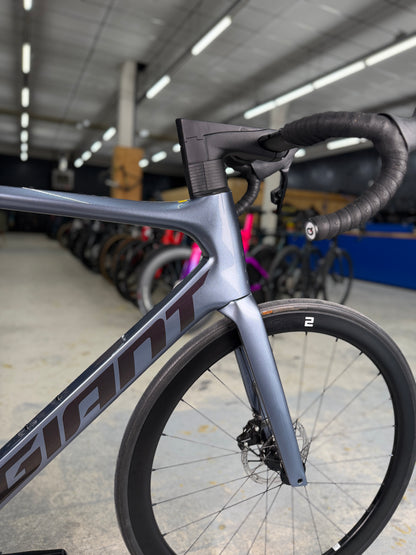 SHOWROOM Giant Propel Advanced 1 AXS Carbon Racefiets