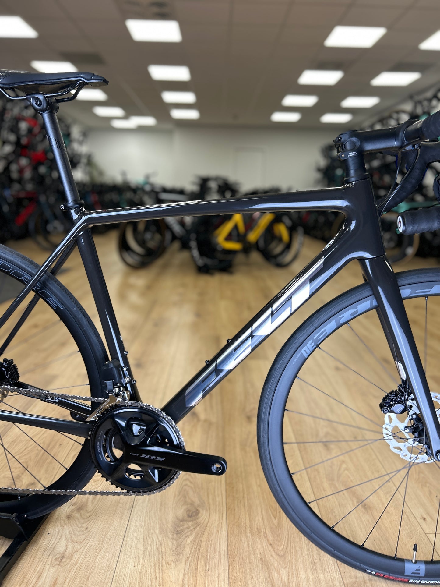0km Showroom Model Felt FR Advanced Di2 Carbon Road Bike