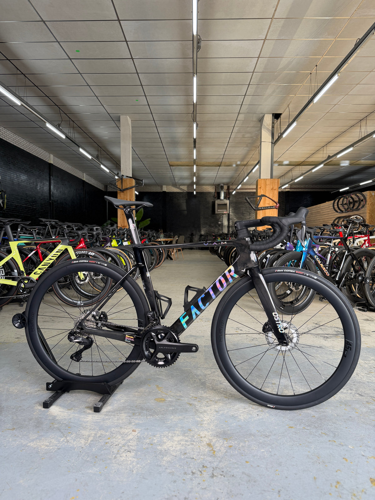 NIEUW Factor Ostro VAM Di2 Carbon Racefiets
