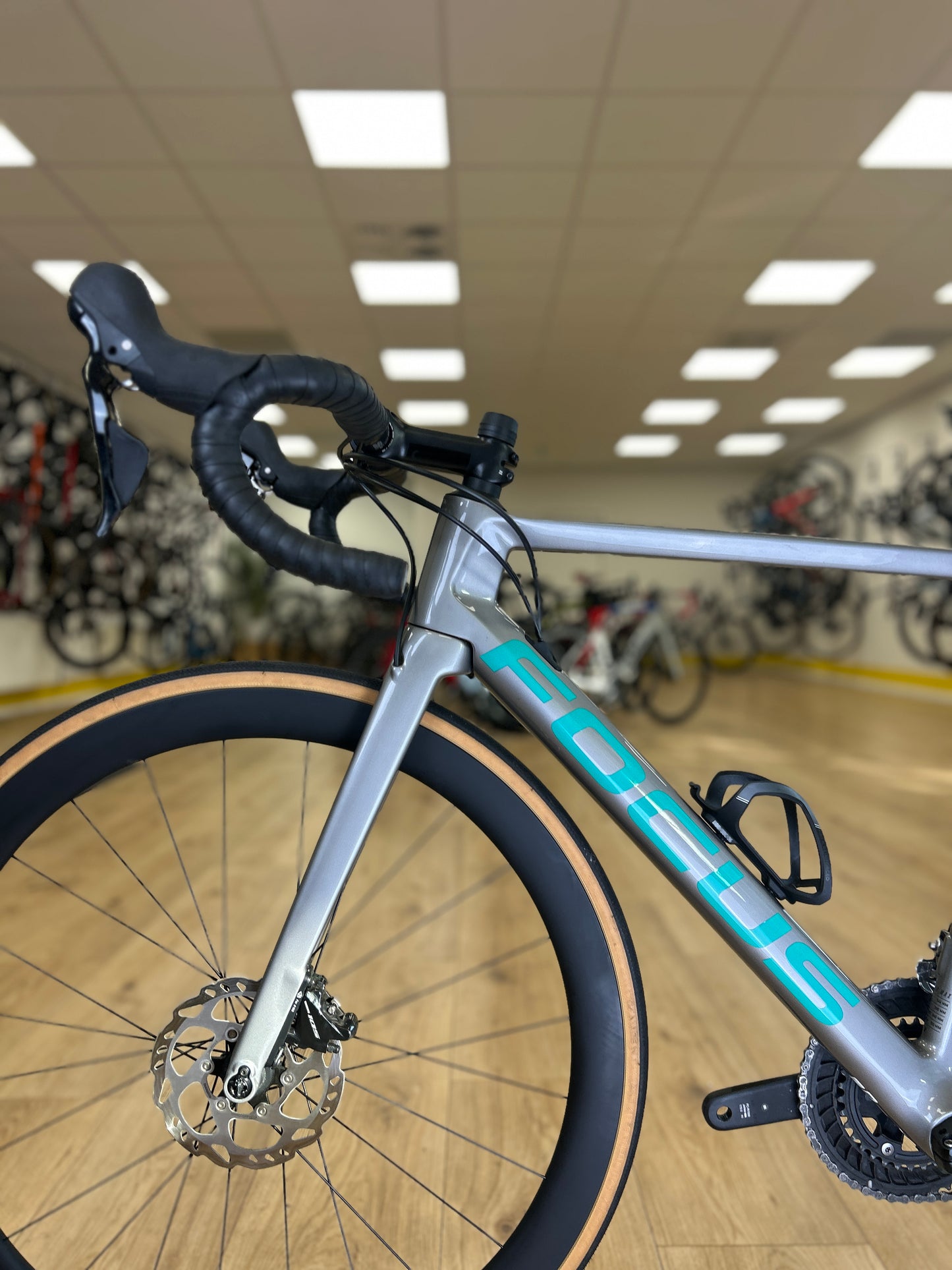 1000km Focus Izalco Max 8.7 Carbon Racefiets