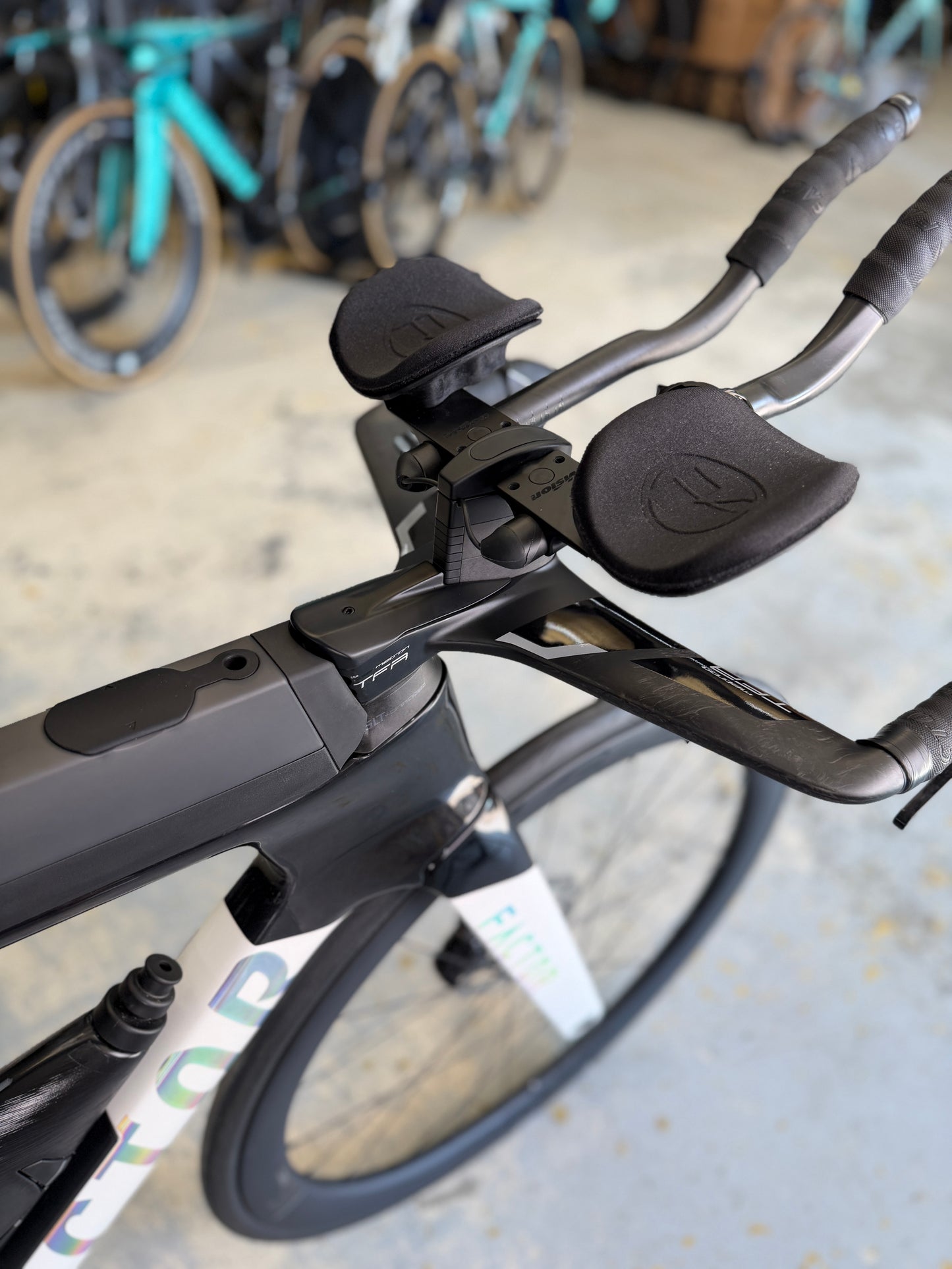Demo Factor SLiCK Di2 Carbon TT