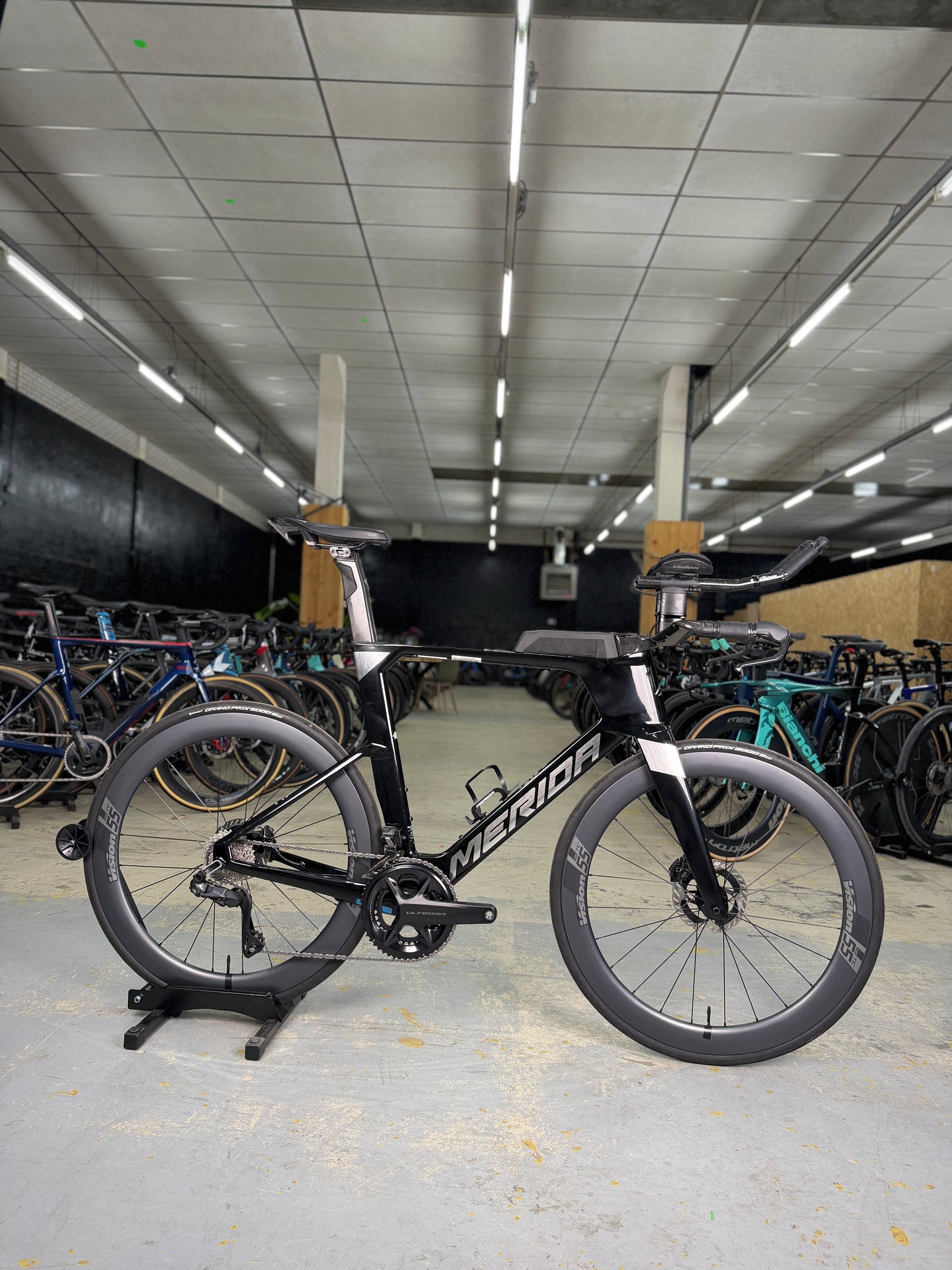 DEMO Merida Time Warp Tri Limited Di2 Carbon Racefiets