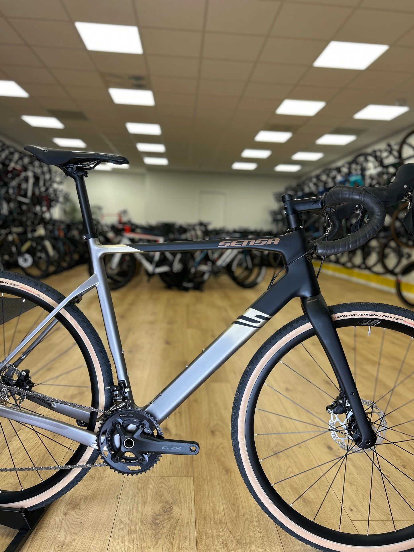 0km Showroom Model Sensa Giulia Elite Gravel