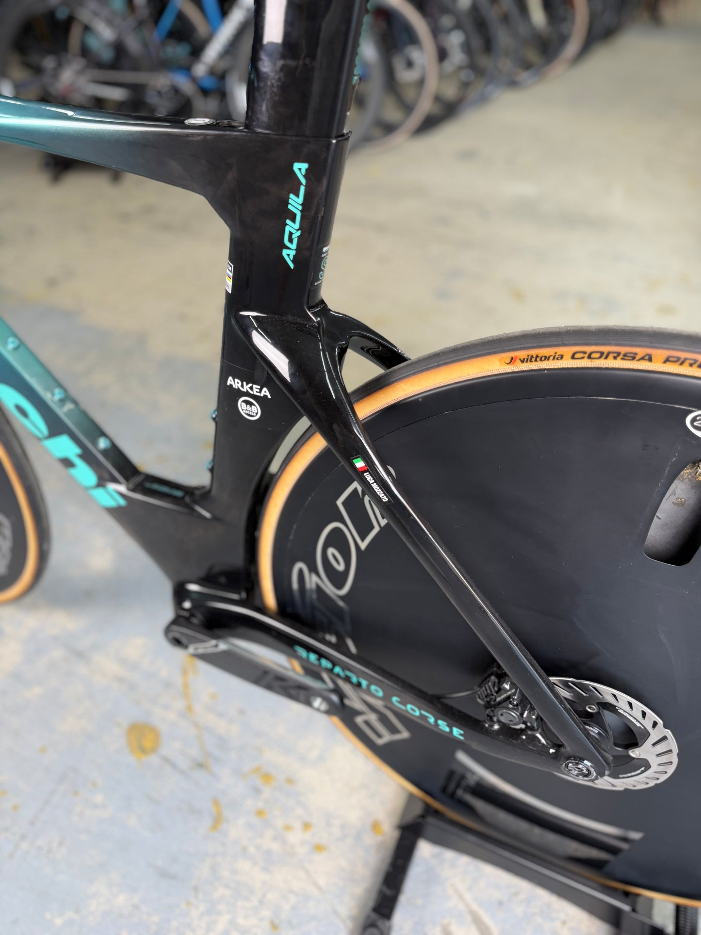 Bianchi Aquila RC Disc Di2 Carbon TT