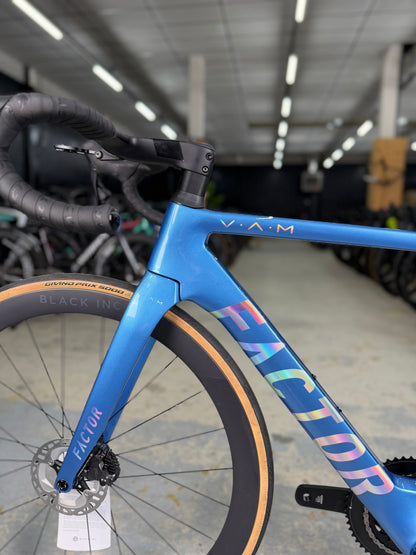 NIEUW Factor Ostro VAM Di2 Carbon Racefiets