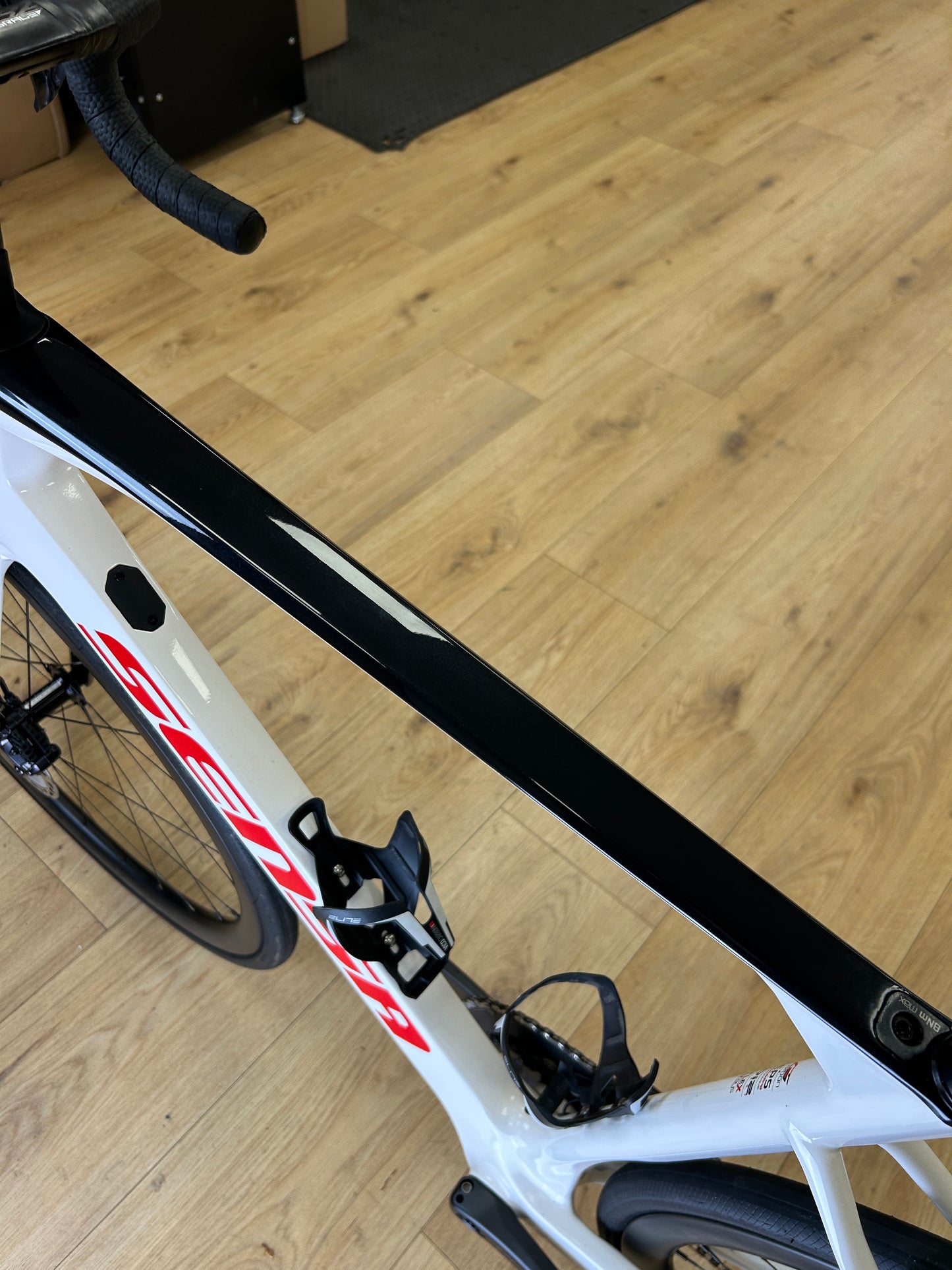 Sensa Giulia Di2 Carbon Racefiets