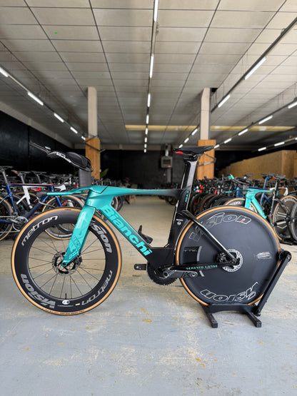 Bianchi Aquila RC Disc Di2 Carbon Road Bike