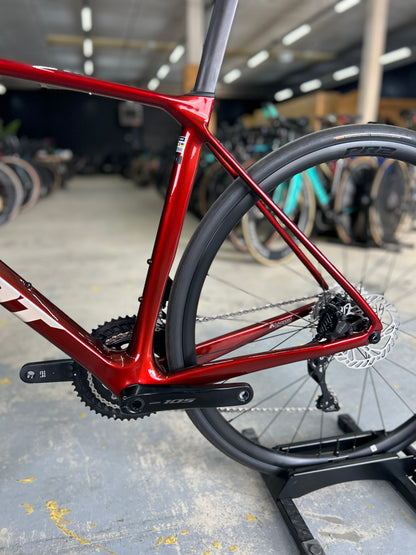 Showroom Model Giant TCR Advanced 1 Di2 Carbon Road Bike