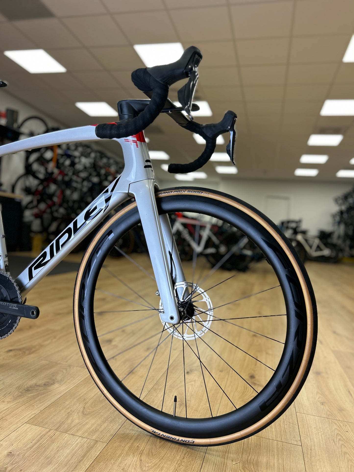 Ridley Noah Fast Disc Di2 Carbon Racefiets