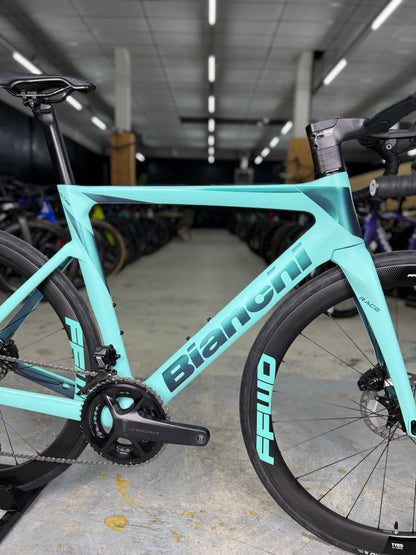 Bianchi Oltre Race Di2 Carbon Road Bike