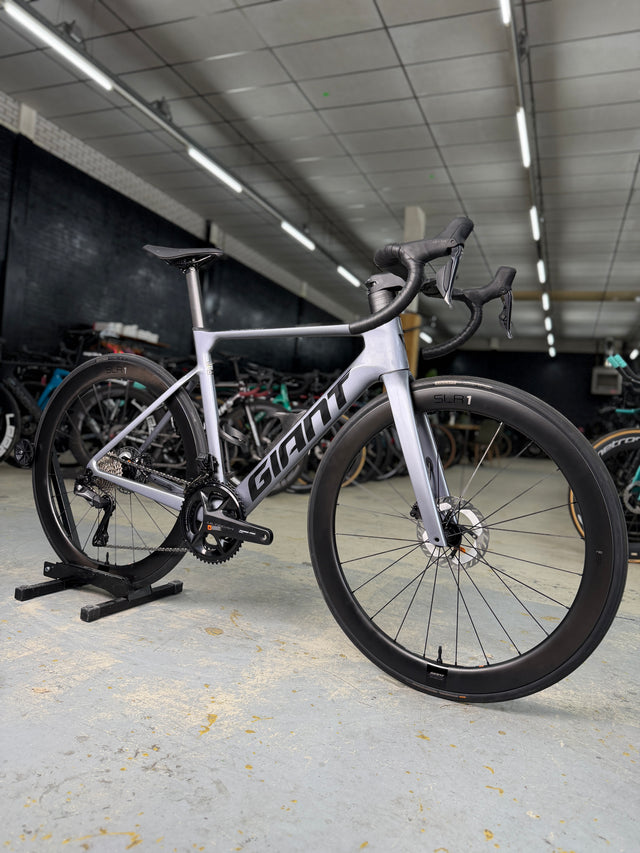 SHOWROOM Giant Propel Advanced Pro 0 Di2 Carbon Racefiets