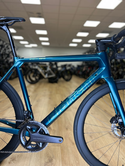 Bianchi Specialissima CV Di2 Carbon Road Bike