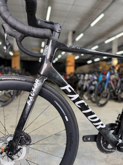 NIEUW Factor O2 VAM Di2 Carbon Racefiets
