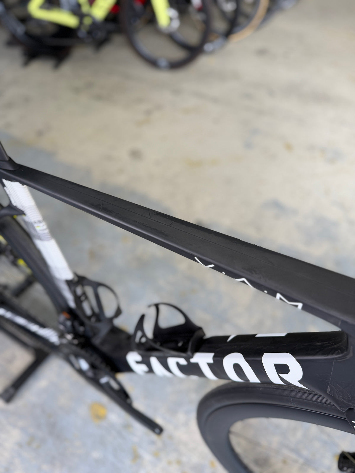 NIEUW Factor Ostro VAM Di2 Carbon Racefiets