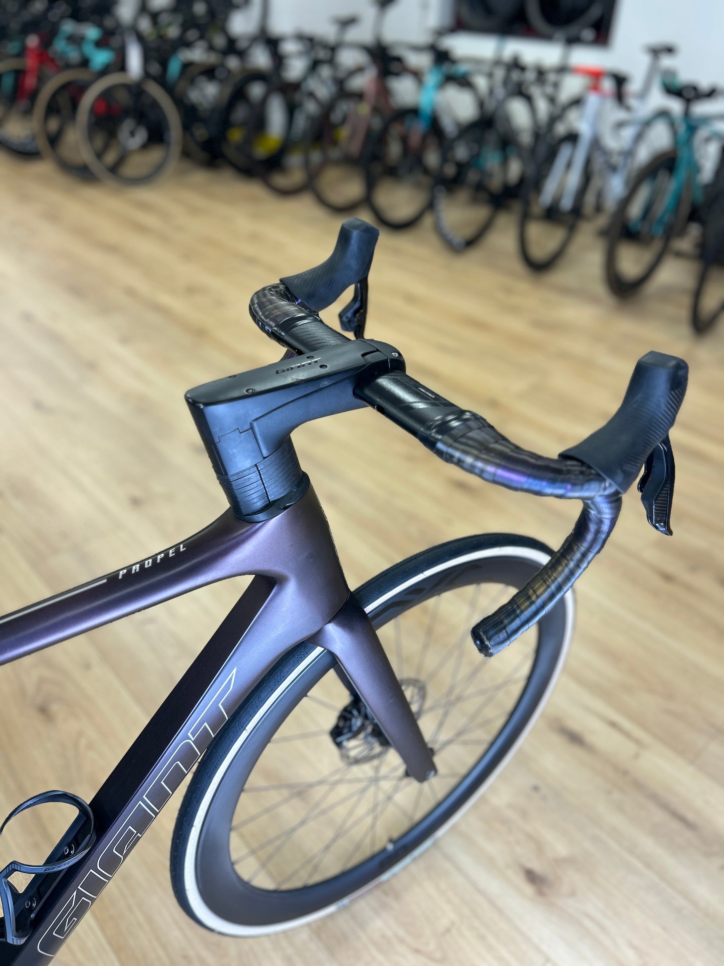 Giant Propel Advanced Pro 1 AXS Carbon Road Bike