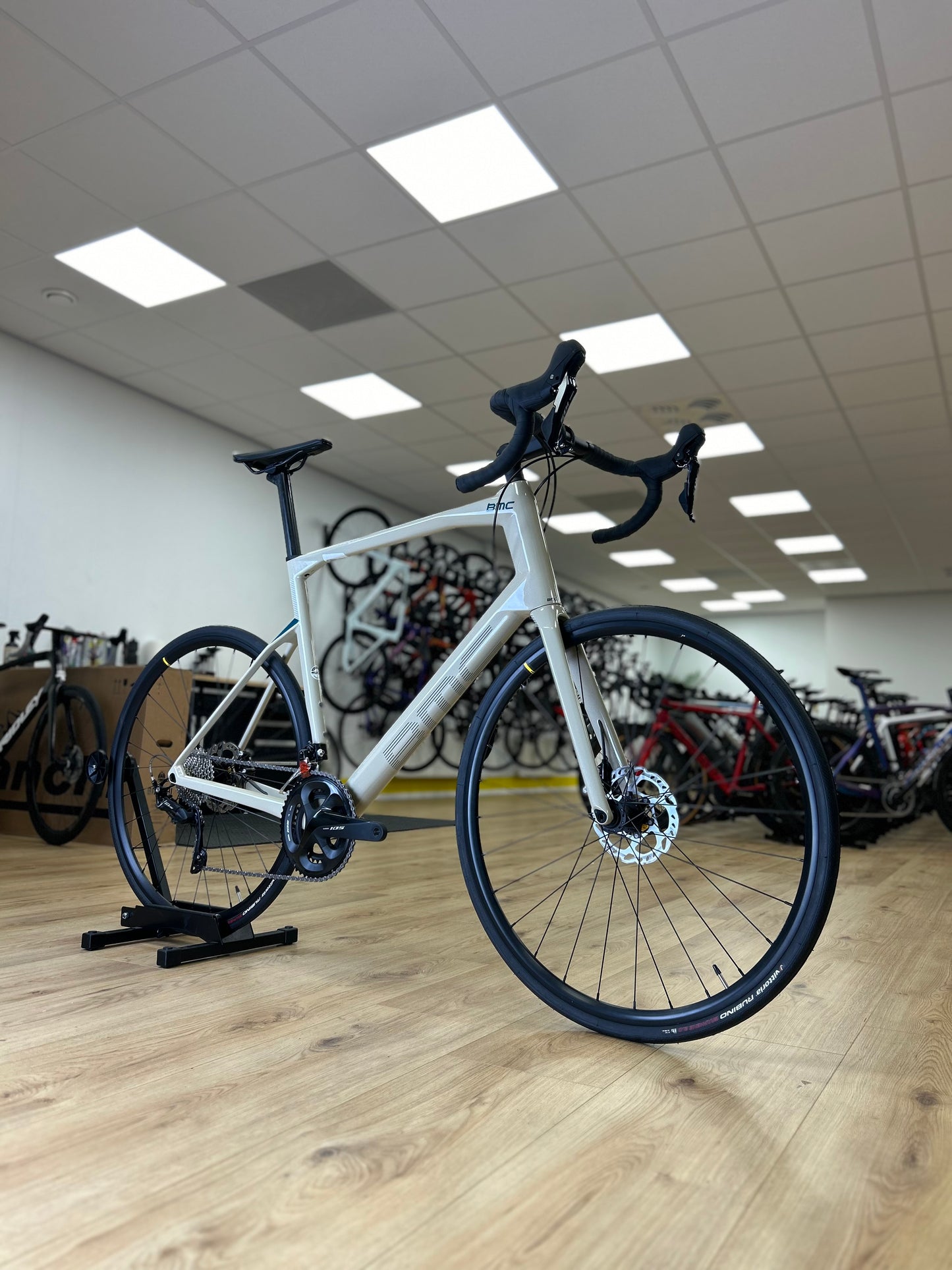 NEW - BMC Road Machine Carbon Disc Racefiets