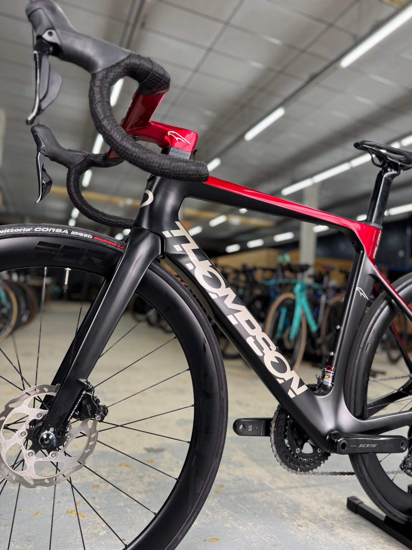 Thompson Falcon Di2 Carbon Racefiets
