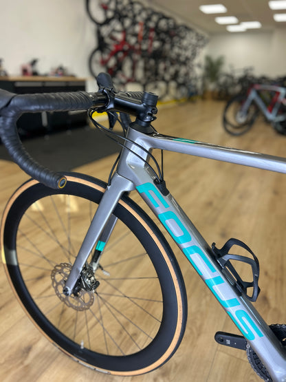 1000km Focus Izalco Max 8.7 Carbon Racefiets