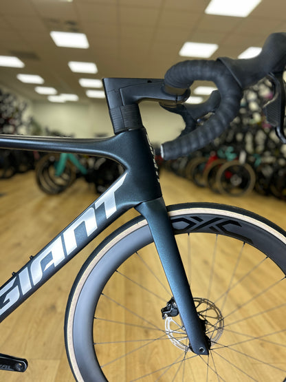 Giant Propel Advanced 1 AXS Carbon Road Bike