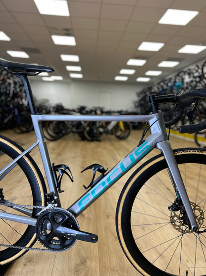 Focus Izalco MAX Disc 8.7 Carbon Racefiets
