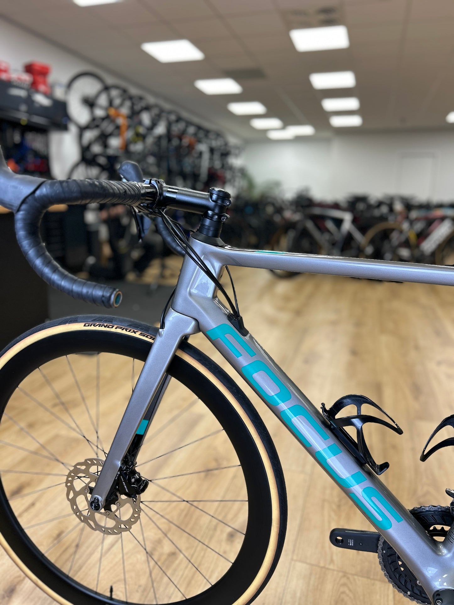 Focus Izalco MAX Disc 8.7 Carbon Racefiets