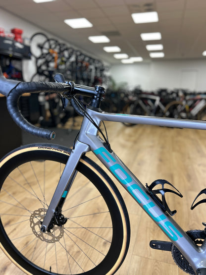 Focus Izalco MAX Disc 8.7 Carbon Racefiets