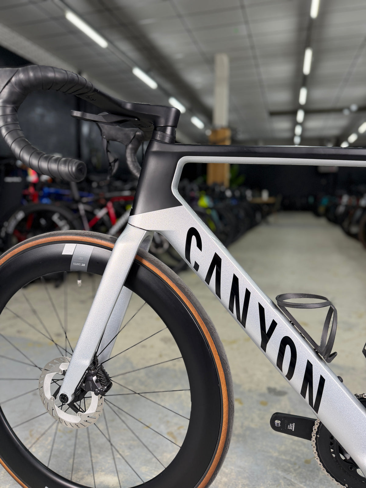300km Canyon Aeroad CF SLX Di2 Carbon Racefiets