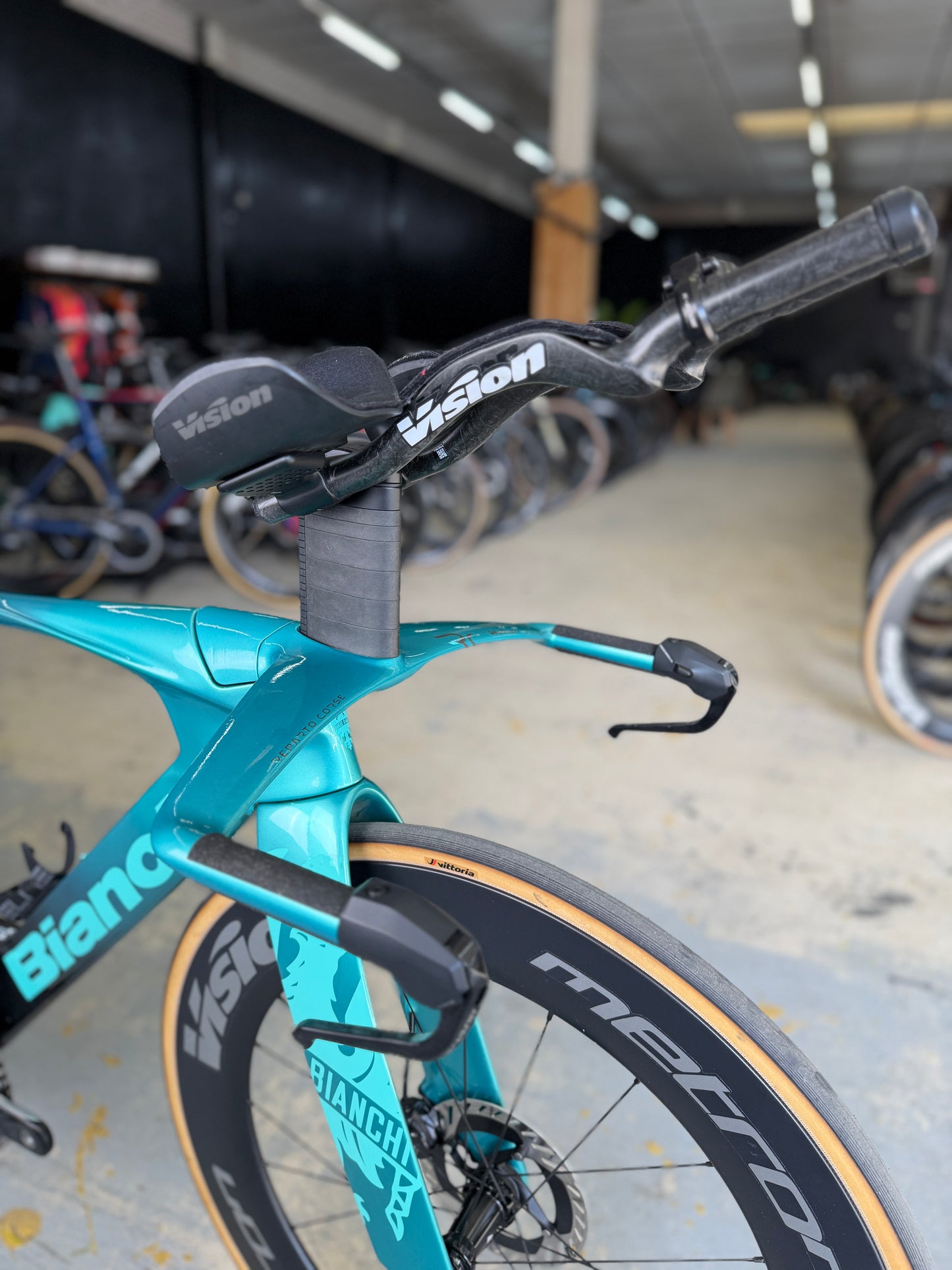 Bianchi Aquila RC Disc Di2 Carbon Road Bike