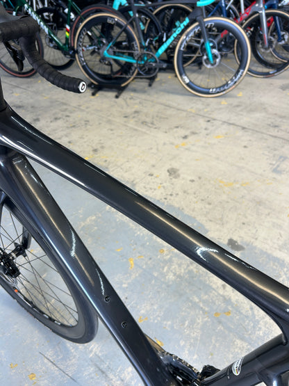 Giant Defy Advanced Pro AXS Carbon Racefiets
