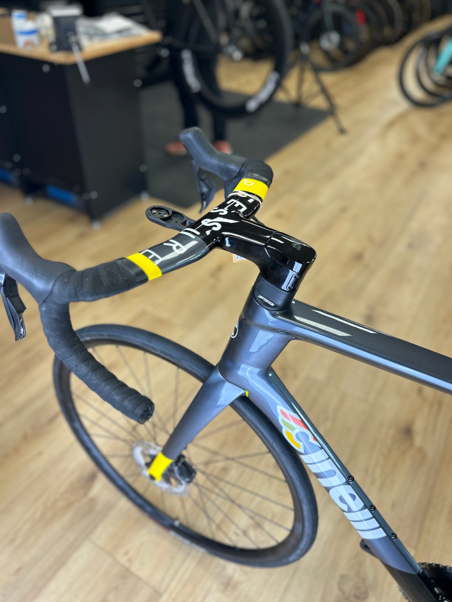 0km Showroom Model Cinelli Pressure Di2 Carbon Racefiets