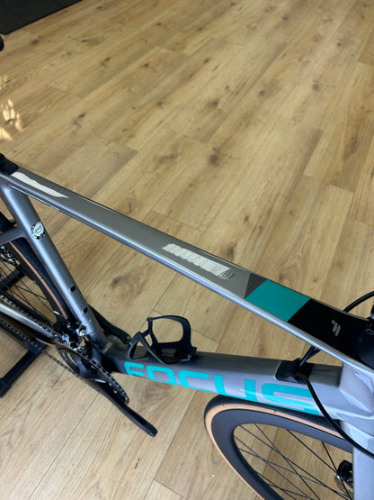 1000km Focus Izalco Max 8.7 Carbon Racefiets