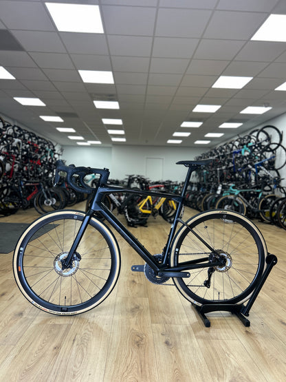 BMC RoadMachine 01 Di2 Carbon Road Bike