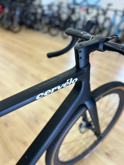 0km Showroom Model Cervelo Aspero 5 Red XPLR AXS Gravel Fiets