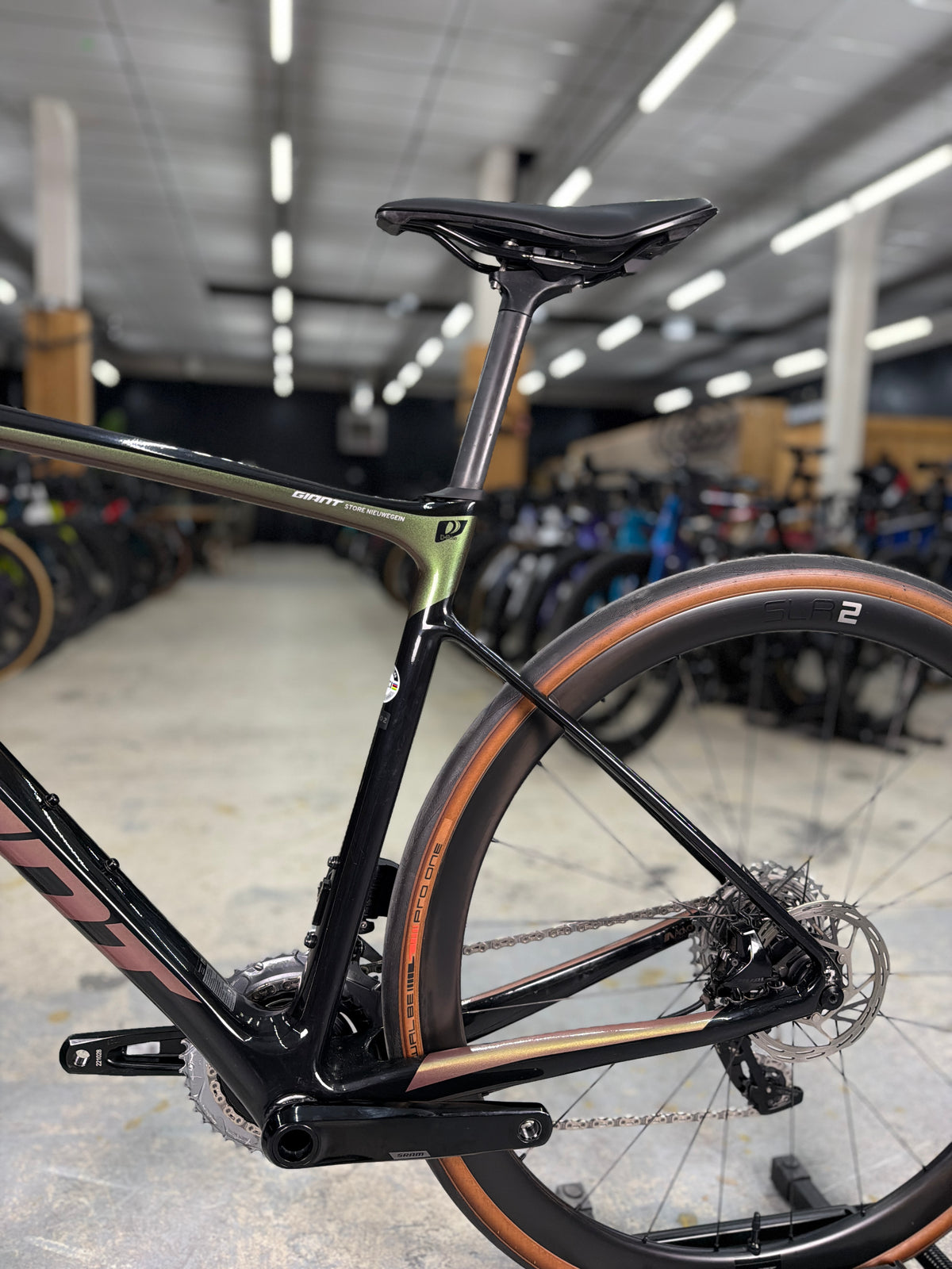 Giant Defy Advanced AXS Carbon Racefiets