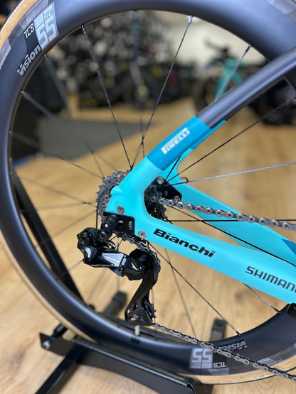 Bianchi Aquila CV Di2 Carbon Racefiets