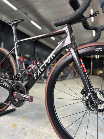 Factor O2 VAM Di2 Carbon Racefiets