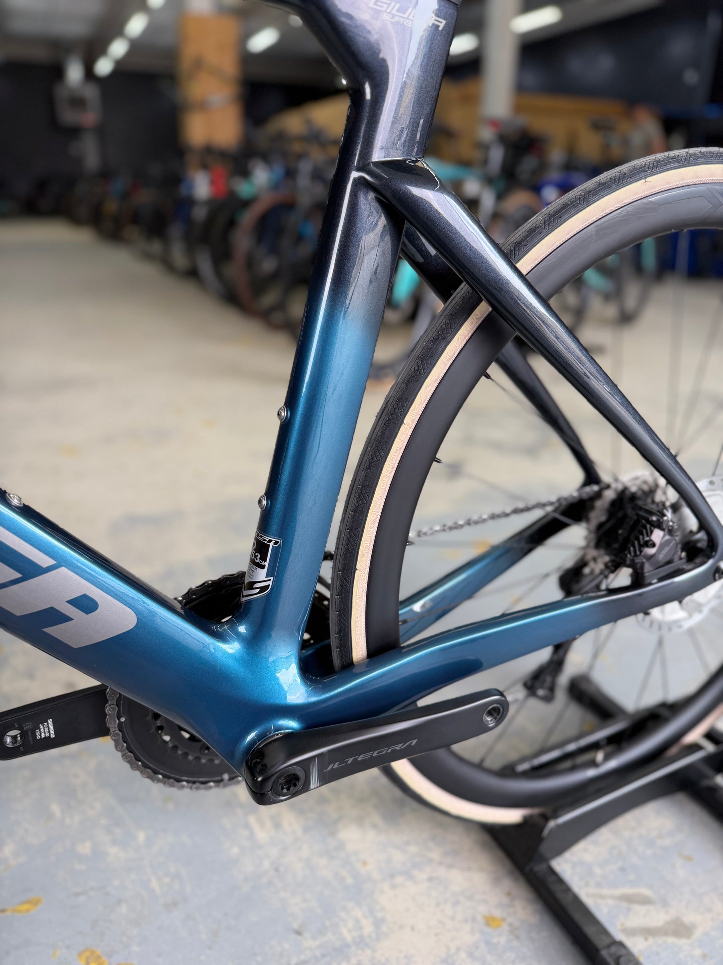 Sensa Giulia Supremo Di2 Carbon Road Bike