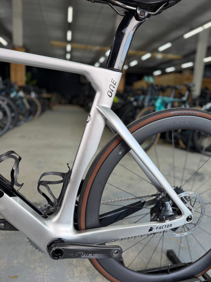 Factor ONE AXS Carbon Racefiets