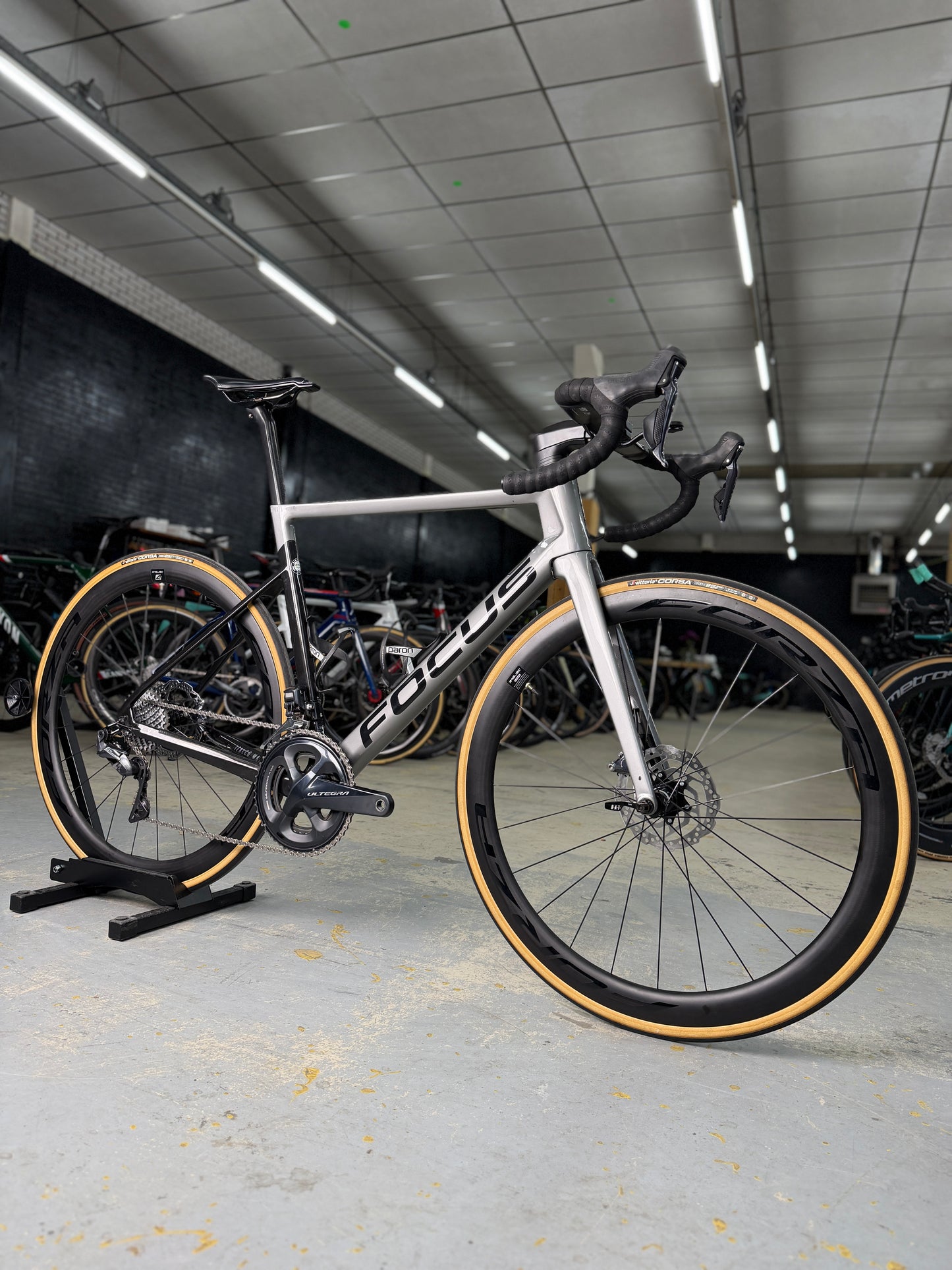 Focus Izalco Max 9.7 Di2 Carbon Racefiets