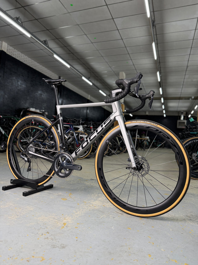 Focus Izalco Max 9.7 Di2 Carbon Racefiets