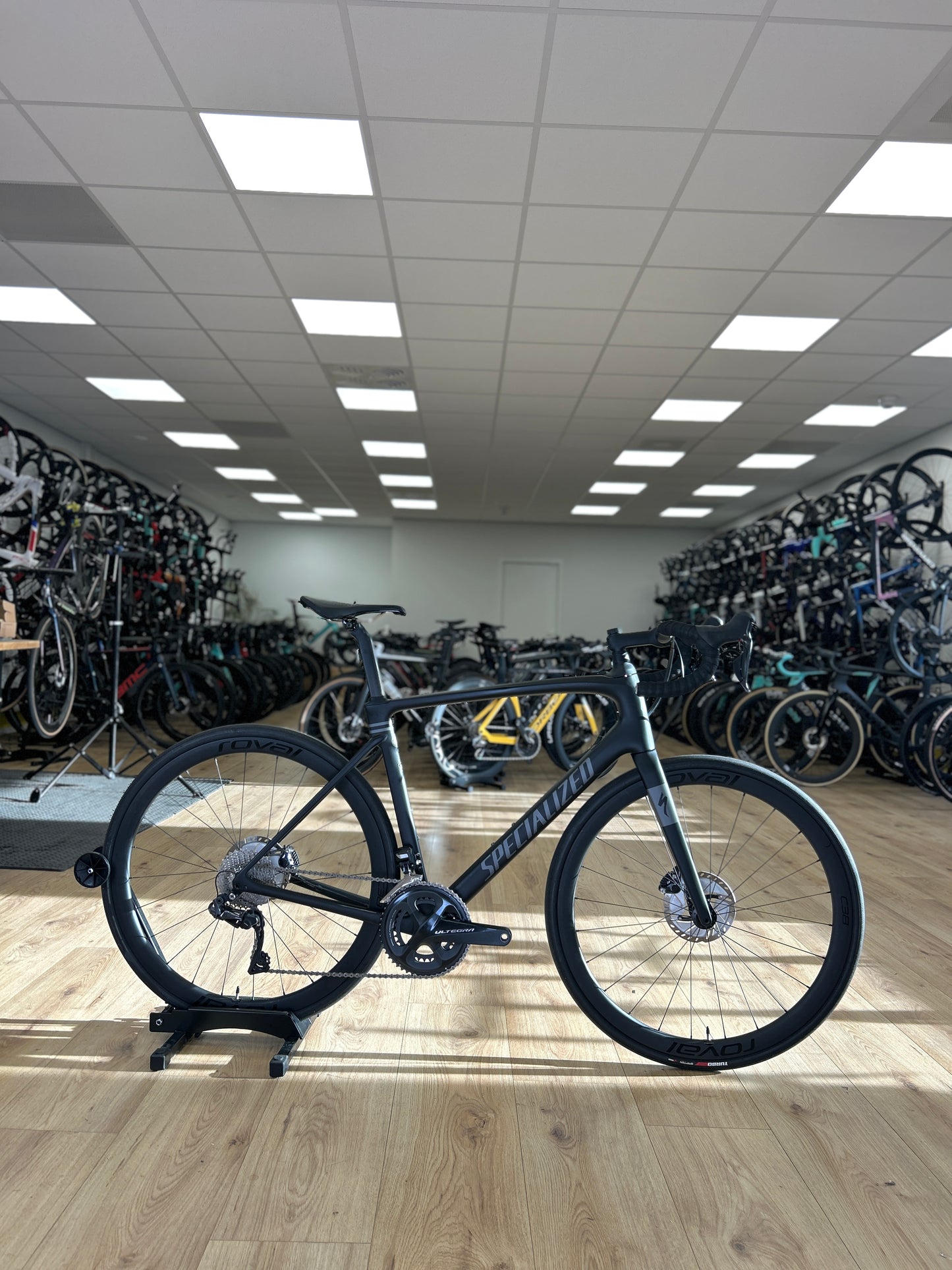 Specialized Roubaix Expert Di2 Carbon Road Bike
