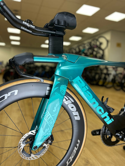 Bianchi Aquila RC Disc Di2 Carbon Racefiets