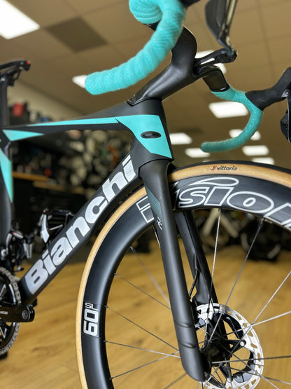 Bianchi Oltre RC Di2 Dura-Ace Carbon Racefiets