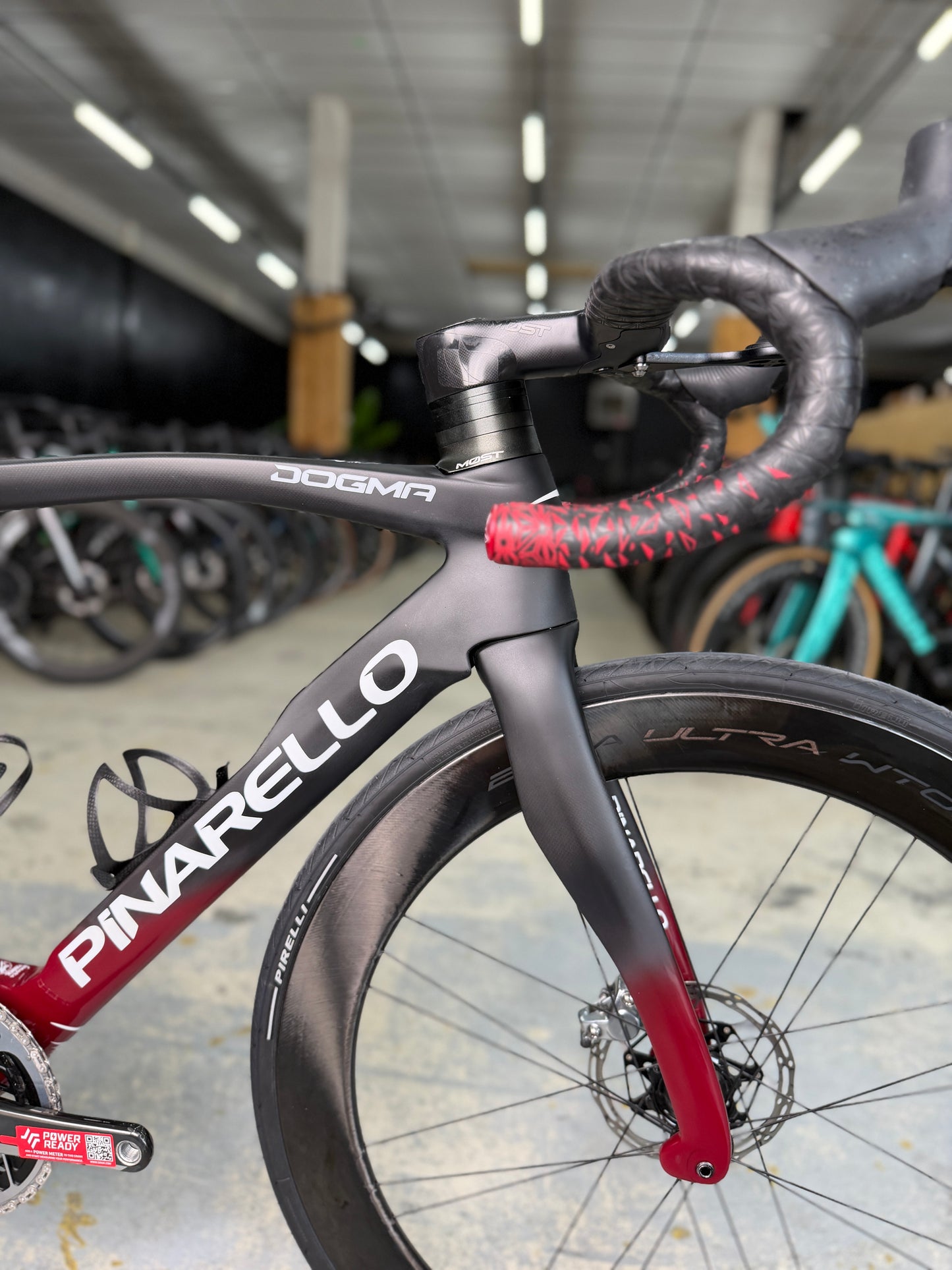 Pinarello Dogma F12 INEOS Team eTap Carbon Racefiets