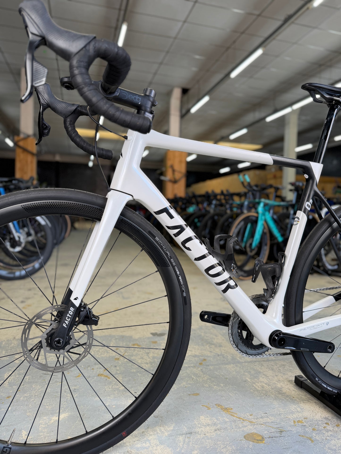 Factor O2 AXS Carbon Racefiets